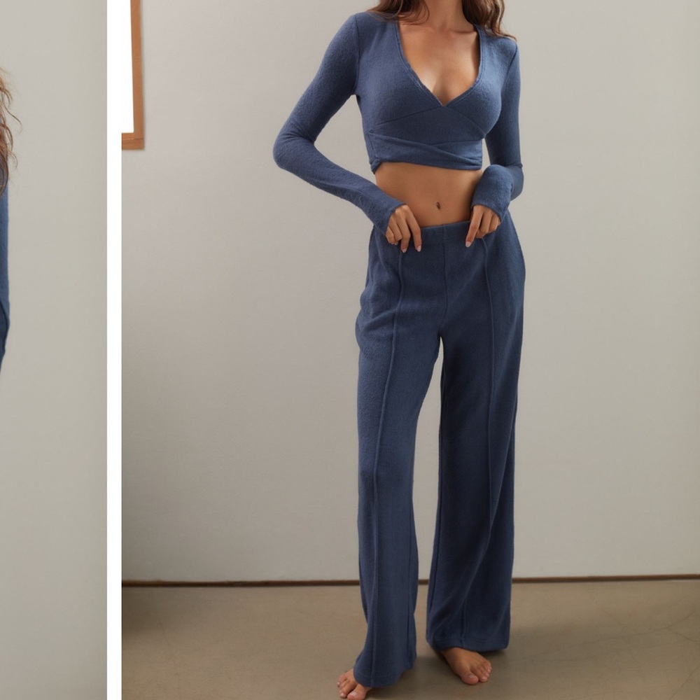 NWOT UO Out From Under Edith Fleece Wrap Top and Straight Lounge Pant Size M/L - Picture 3 of 6